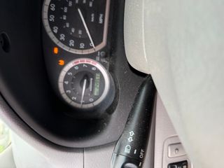 2004 Toyota Sienna LE - Interior Instrument Cluster / Odometer Image